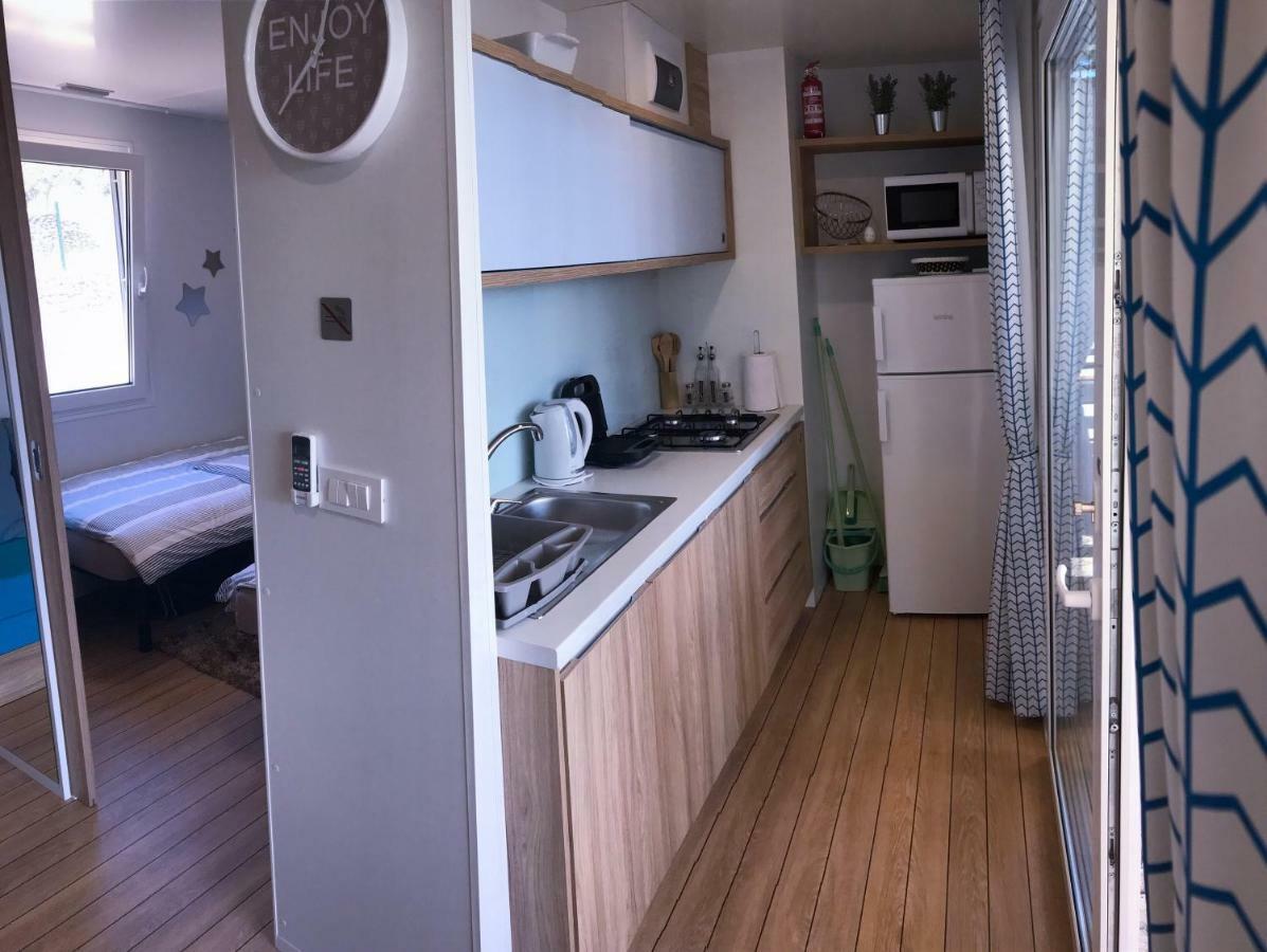 M&L Mobile Home Jezera Bagian luar foto